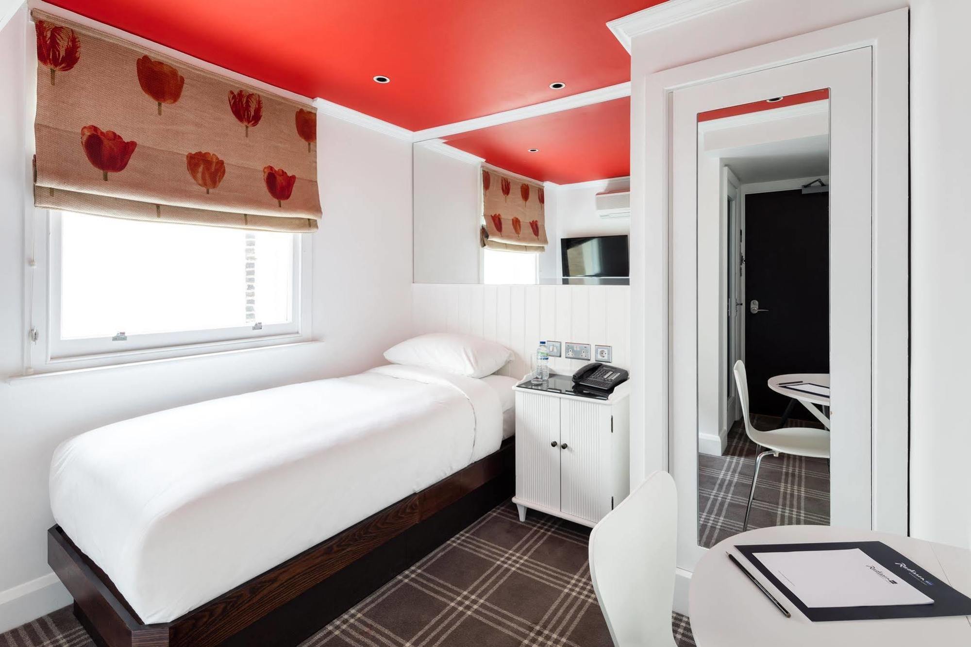 Radisson Blu Hotel, London Marble Arch - Formerly Sussex ภายนอก รูปภาพ